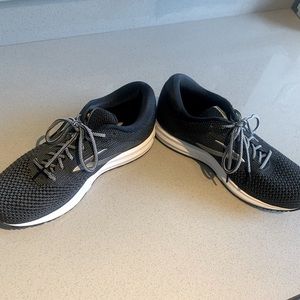 Brooks men’s running shoes 10.5 men’s! Like new!